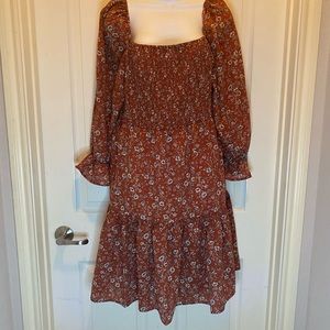 Dress with elastic bodice.